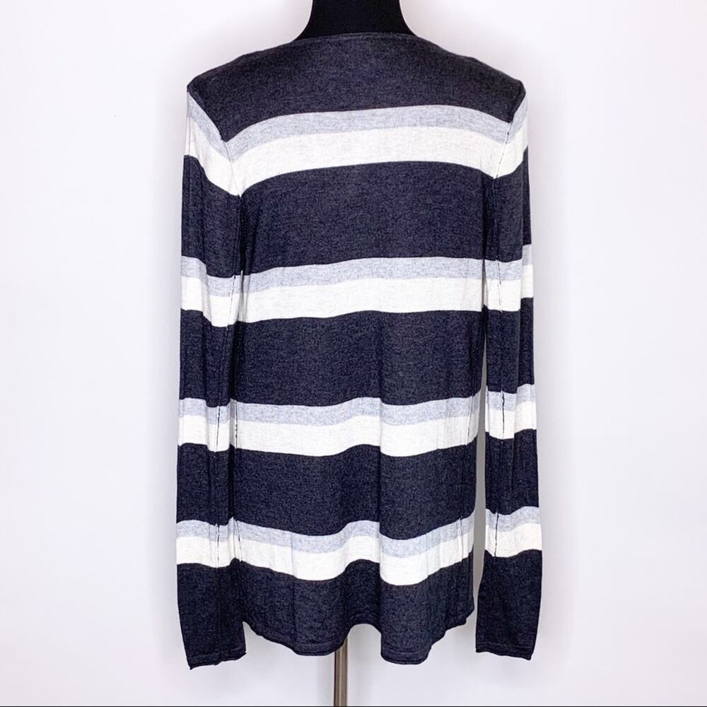 Tommy Bahama gray white striped wool blend cowl neck sweater size Medium - Picture 2 of 12